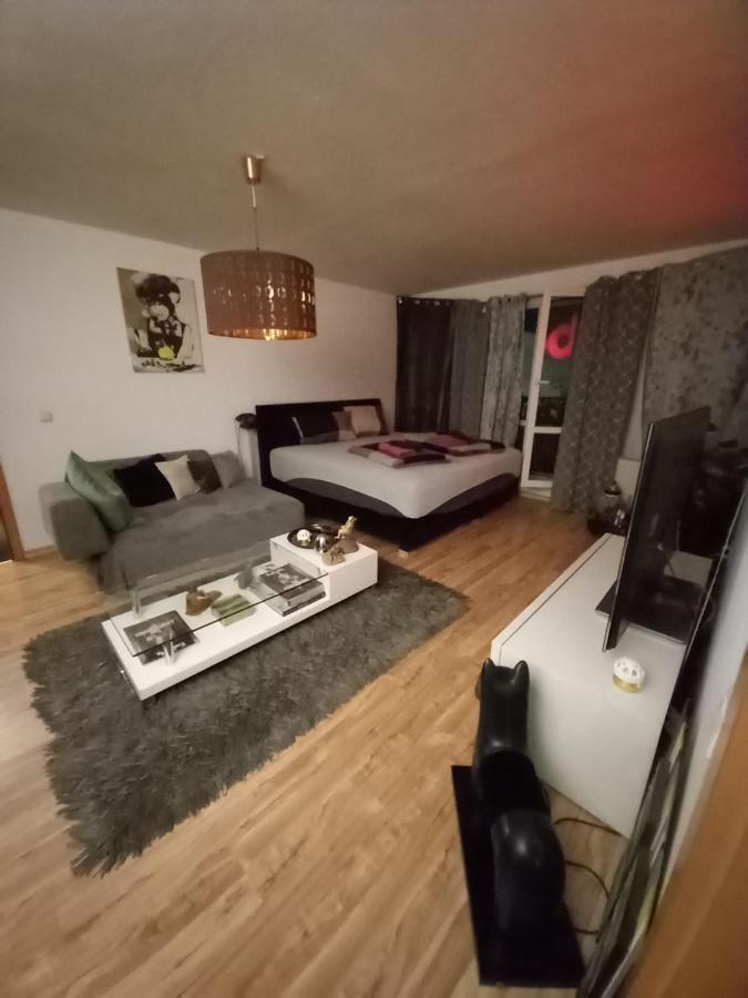 Tolle Private 2-Zimmer Wohnung Im Szene Bezirk Berlin-Friedrichshain Exterior foto